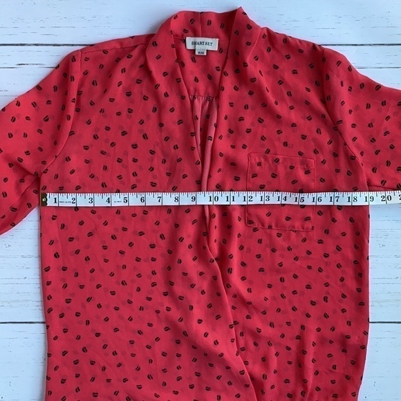 Hearts Patterned Blouse Deep V Pink and Black - Picture 15 of 16